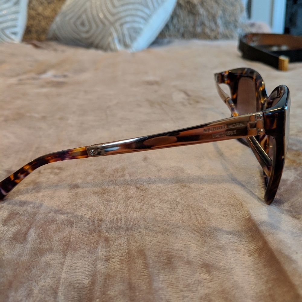 Authentic Michael Kors sunglasses - Picture 2 of 5